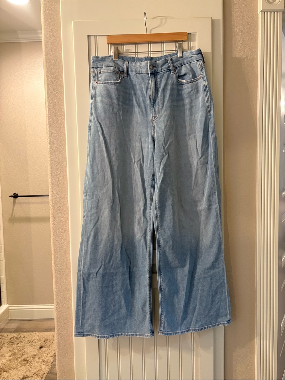 American Eagle Outfitters Light Blue Wide Leg Jeans